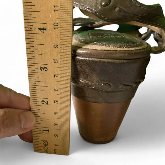 Frye Carlie Huarache Platform Sandals, Size 9.5, Leather Taupe-Brown Ankle Strap - Picture 7 of 9